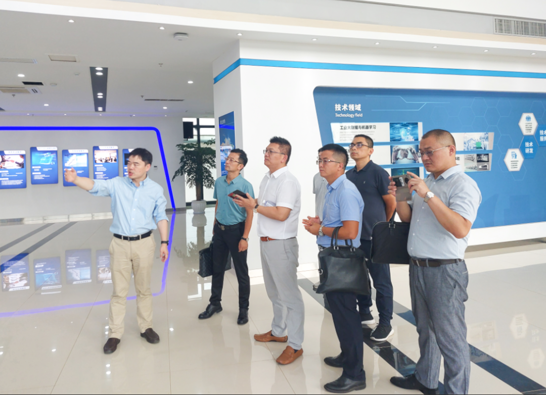 鼎業(yè)環(huán)保總經(jīng)理羅恪一行應邀赴武漢智能裝備工業(yè)技術研究院有限公司參觀交流